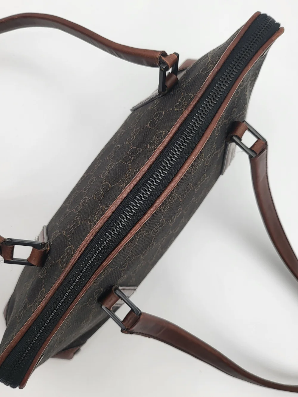GUCCI Ophidia Canvas Monogram Shoulder Bag in Chocolate Brown. Authentic..